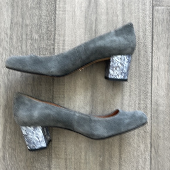 Shoes - Picture 2 of 6